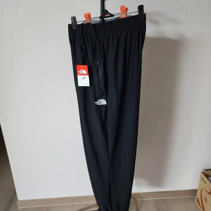 [SOLD OUT] 노스페이스 블랙 트레이닝 여름 냉감조거바지 100