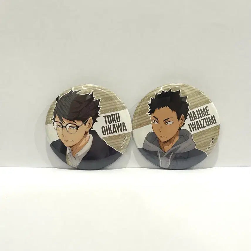 [BUNJANG] Haikyuu!! Oikawa &amp; Iwaizumi Can Badge Set / 하이큐 오이카와&amp;이와이즈미 캔뱃지