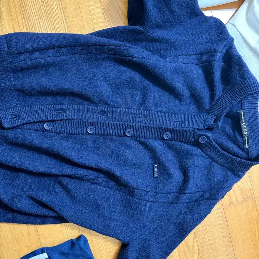 [BUNJANG] Guess Navy Cardigan / Guess 네이비 가디건