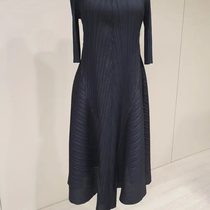 [BUNJANG] Black Pleated 7/10 Sleeve Long Dress / 플리츠 블랙 7부 롱원피스