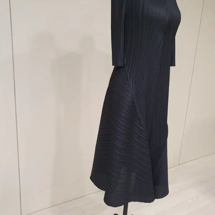 [BUNJANG] Black Pleated 7/10 Sleeve Long Dress / 플리츠 블랙 7부 롱원피스