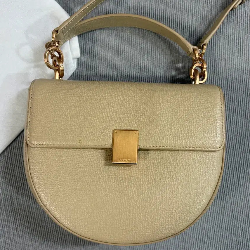 [BUNJANG] Couronne Half Moon Shoulder Bag with Strap and Dust Bag / 쿠론 하프문 숄더백 + 스트랩 더스트백(보증거 있음)