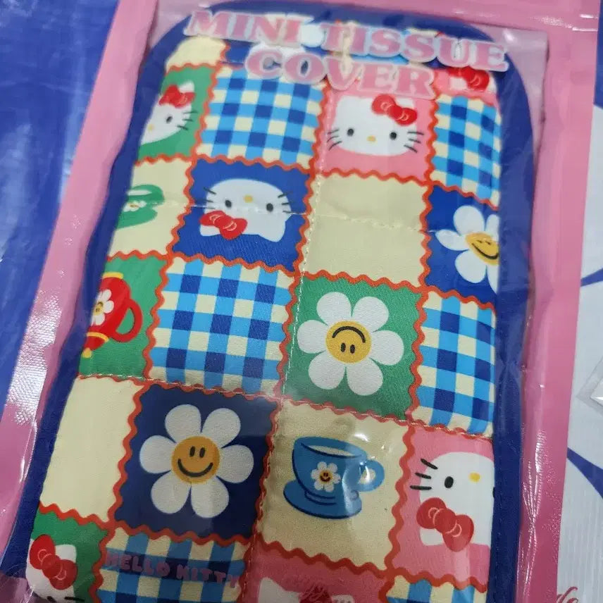 [BUNJANG] Wiggle Wiggle Hello Kitty Collaboration Mini Tissue Cover / 현물 위글위글 헬로키티 키티 콜라보 미니 티슈 커버 미개봉새상품