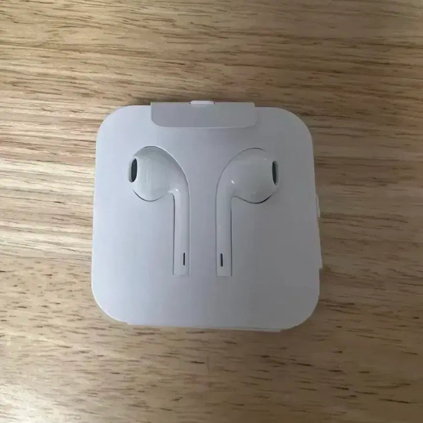 [BUNJANG] Apple USB-C Earphones New / 아이폰 이어폰 c타입 새상품 팝니다(애플 아울렛 직거래,no이어팟