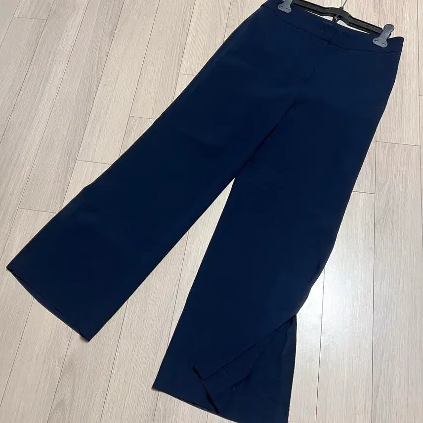 [BUNJANG] Lucky Chouette Slit Slacks Navy Pants / 럭키슈에뜨 트임 슬릿 슬랙스 네이비 팬츠 바지 봄가을 오피스룩 출근룩