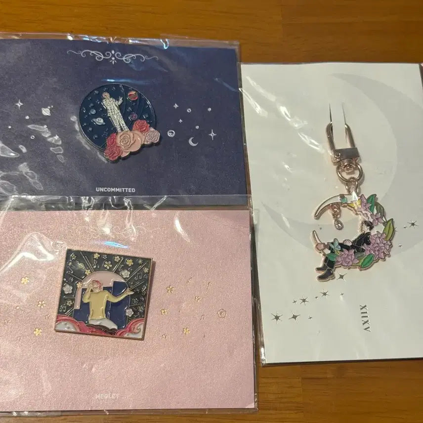 [BUNJANG] Kim Junsu (XIA) ShaLSpa Badge &amp; Keyring Bundle Set / 김준수 시아준수 샤슾 뱃지, 키링 일괄