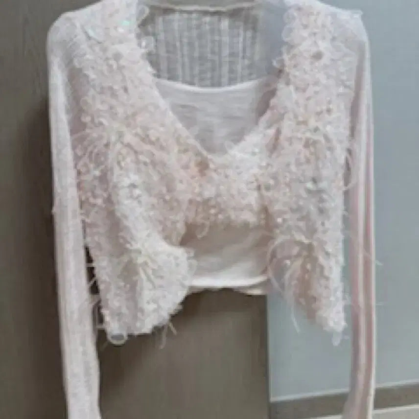 [BUNJANG] Mobe x J.G Showroom Lace Sequin Cardigan &amp; Sleeveless Knit Set / 모브 제이지쇼룸 레이스 시퀸 가디건 + 슬리브리스 니트