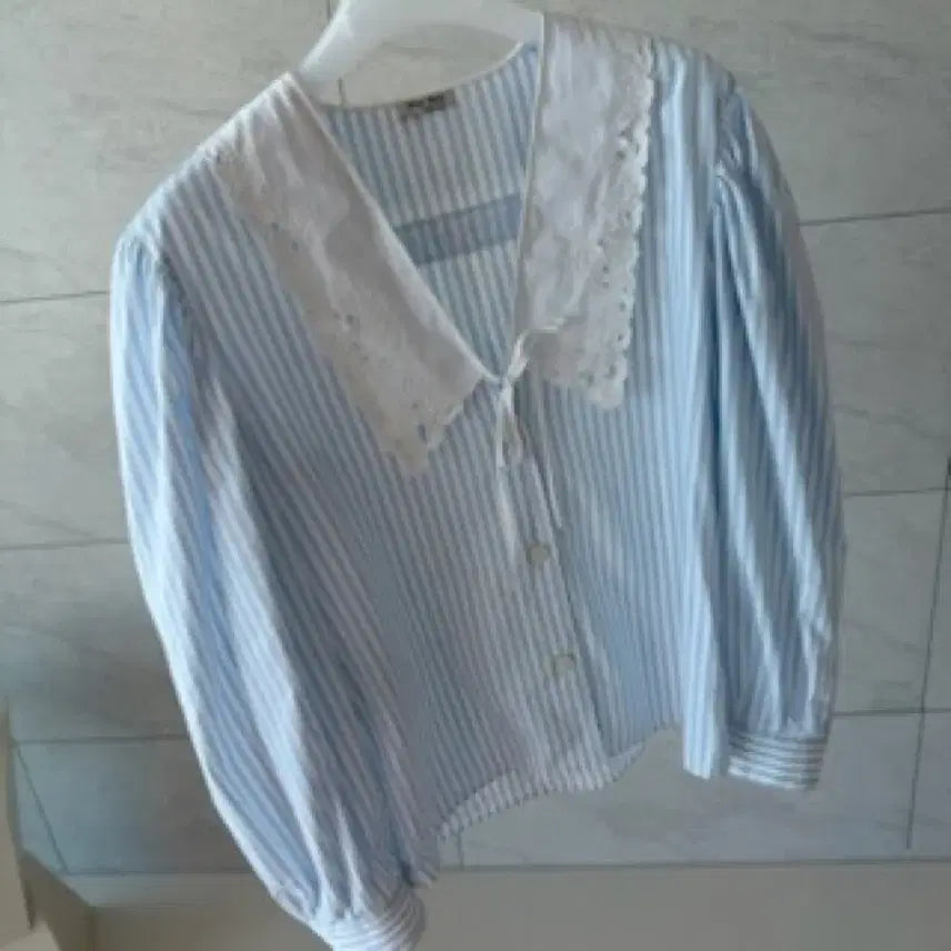 [BUNJANG] Miu Miu Lace Collar Striped Blouse / 미우미우 레이스 카라 스트라이프 블라우스