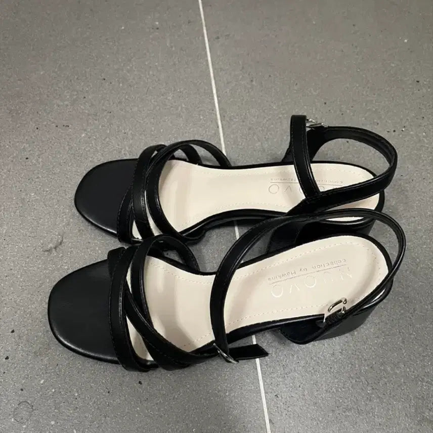 [BUNJANG] Nuovo Miram6 Sandals 230 / 누오보 미람6 230