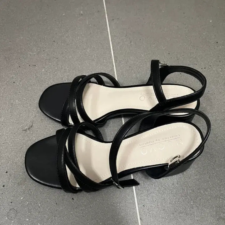 [BUNJANG] Nuovo Miram6 Sandals 230 / 누오보 미람6 230