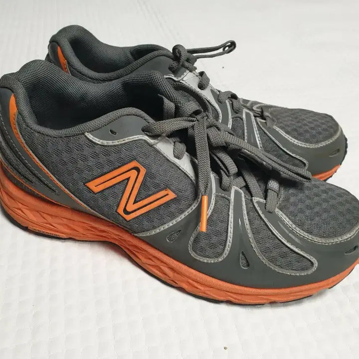 [BUNJANG] New Balance 890 Series Sneakers (Grey/Orange, 230) / 뉴발란스 운동화 890시리즈 회색/주황색 230