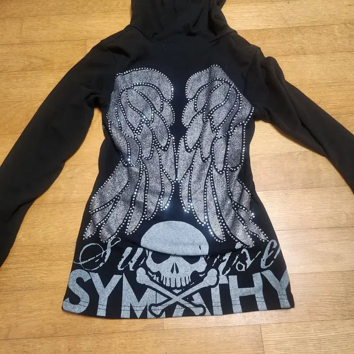 [BUNJANG] Legend Angel Wings Skull Tight Fit Hoodie / 레전드 천사날개 스컬 딱붙 후드티