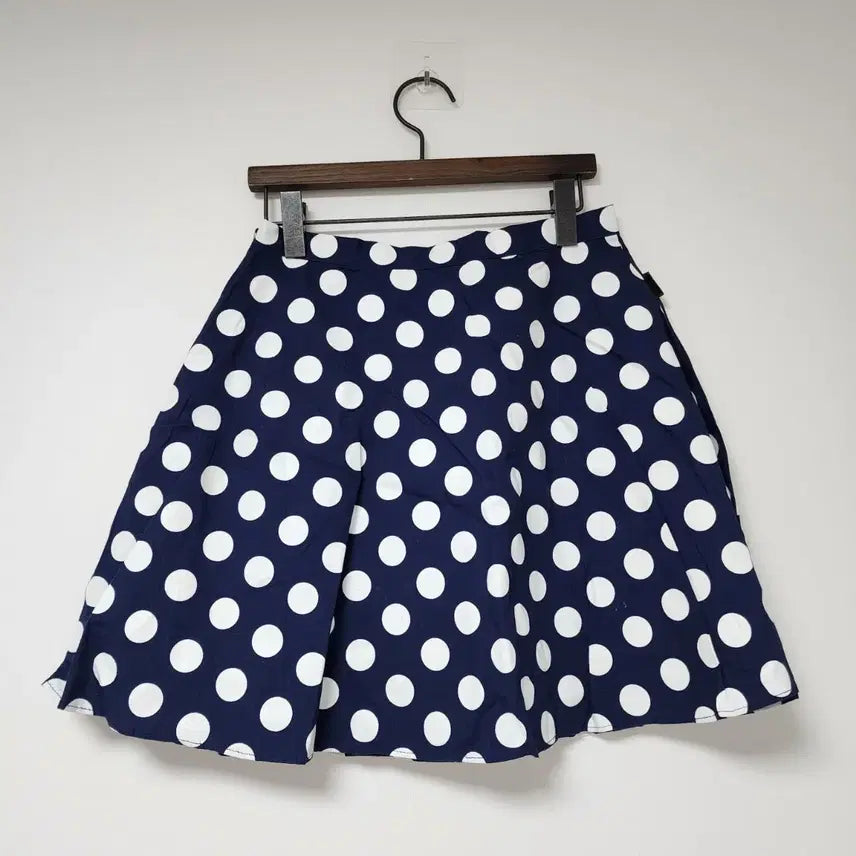 [BUNJANG] Stylenanda Navy Dot Mini Skirt with "May 30 Memorial Day" Lettering / 스타일난다 네이비 도트 May 30 Memorial Day 스커트