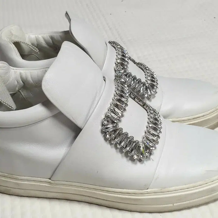 [BUNJANG] Roger Vivier White Crystal Embellished Sneakers Slip-ons / 로저비비에 화이트 큐빅 장식 스니커즈 슬립온 230