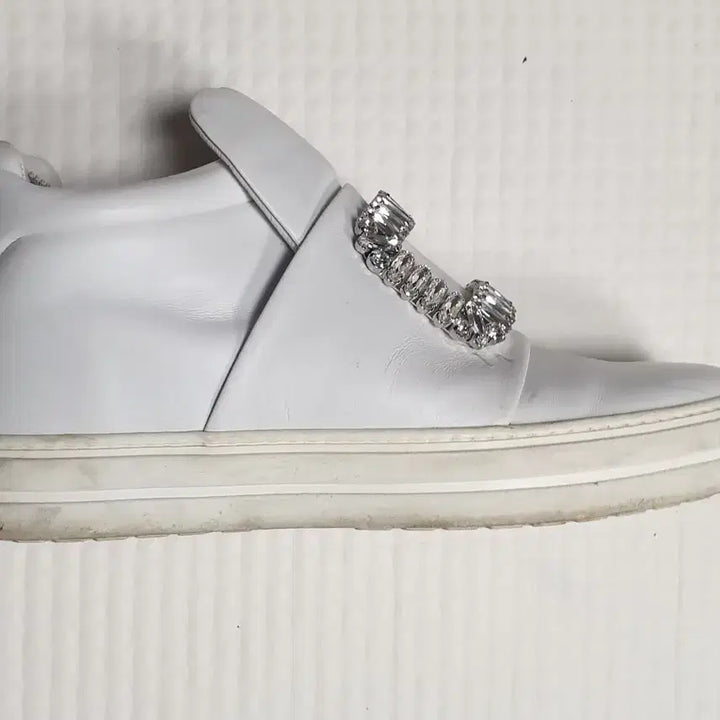 [BUNJANG] Roger Vivier White Crystal Embellished Sneakers Slip-ons / 로저비비에 화이트 큐빅 장식 스니커즈 슬립온 230