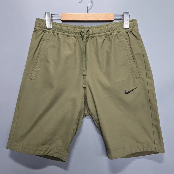 [BUNJANG] Nike Swoosh Khaki Shorts L / 나이키 NIKE 스우시 카키 쇼츠 반바지 L