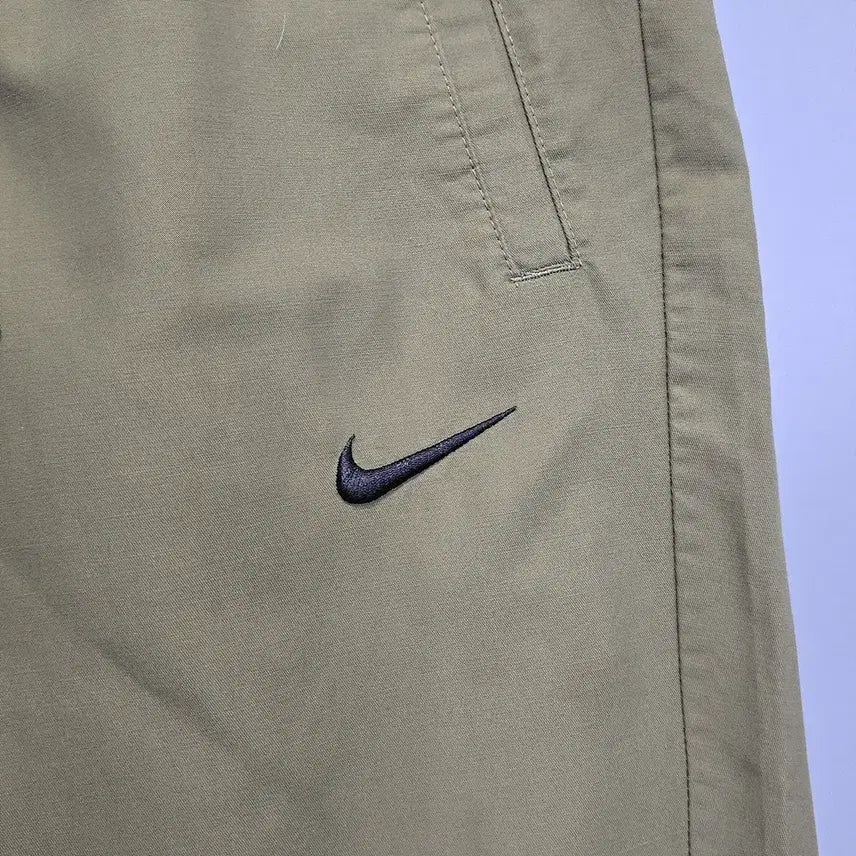 [BUNJANG] Nike Swoosh Khaki Shorts L / 나이키 NIKE 스우시 카키 쇼츠 반바지 L