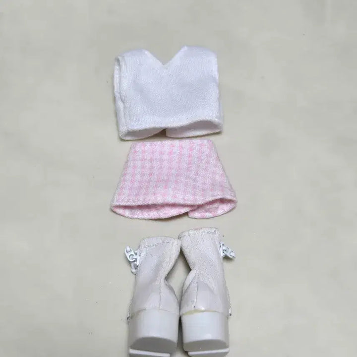 [BUNJANG] Classic Dress-Up Kitty Doll Outfit Two-Piece Set with Shoes / 고전드레스업키티 고전드업키 키티 인형 옷 투피스 신발 세트