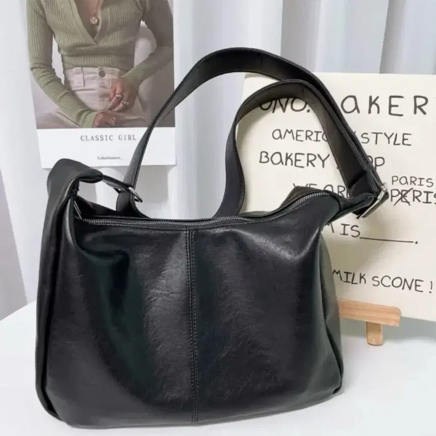 [BUNJANG] Black Leather Shoulder Bag / 블랙 레더 가죽 숄더백