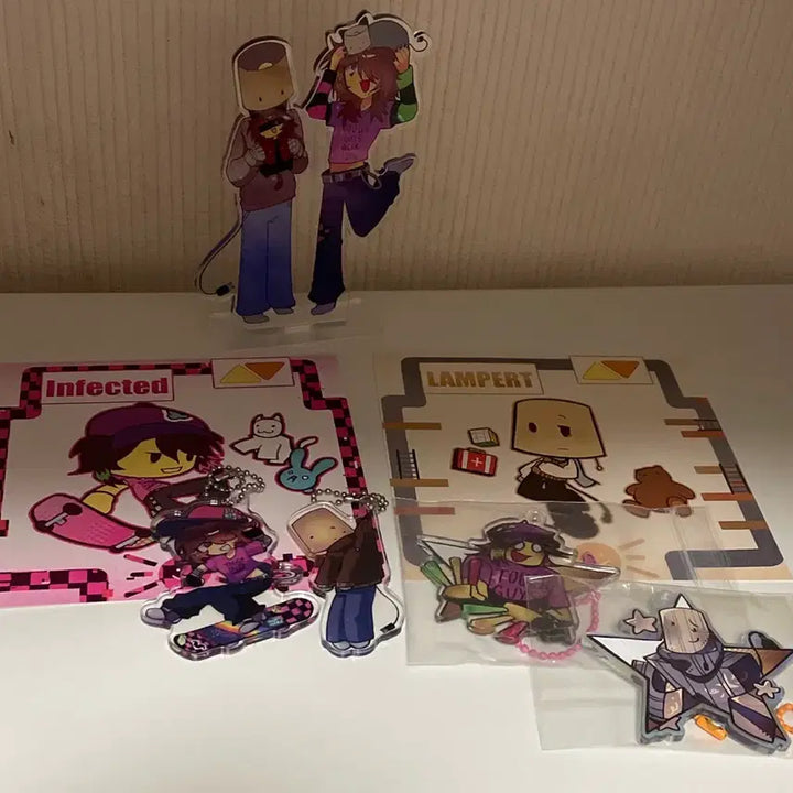 [BUNJANG] Roblox Livetopia Keychain Acrylic Stand Postcard Bundle Set / 로블록스 리그베이터 키링 아크릴스탠드 엽서 일괄