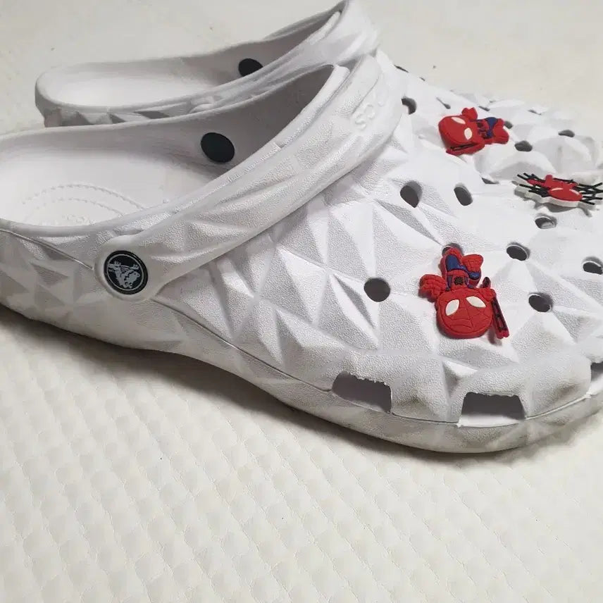 [BUNJANG] Crocs Spider-Man Jibbitz White Clogs Size M11 (290mm) / 크록스 흰색 스파이더맨 지비츠 장식 M11 사이즈290