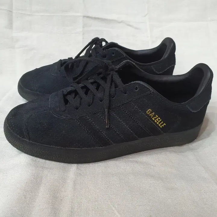 [BUNJANG] Adidas Gazelle Black Suede Sneakers / 아디다스 가젤 블랙 스웨이드 운동화 225