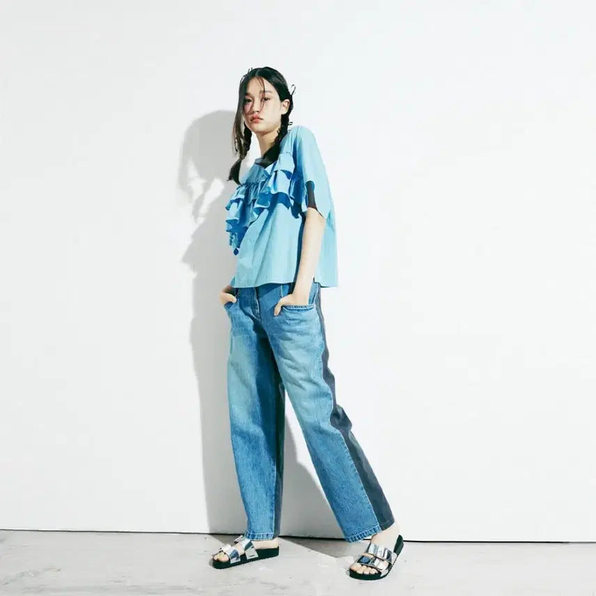 [BUNJANG] Lucky Chouette Reversible Color Block Denim Pants (Medium Blue/Black) / 23년 럭키슈에뜨 앞뒤 반전 배색 데님 팬츠 청바지 중청 블랙 버튼 핀턱