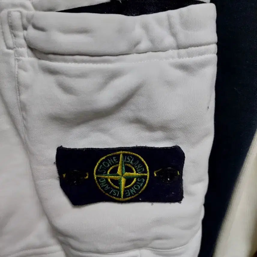 [BUNJANG] Stone Island White Cargo Shorts M / 스톤아일랜드 화이트 카고 숏츠 m 신형큐알 정품인증