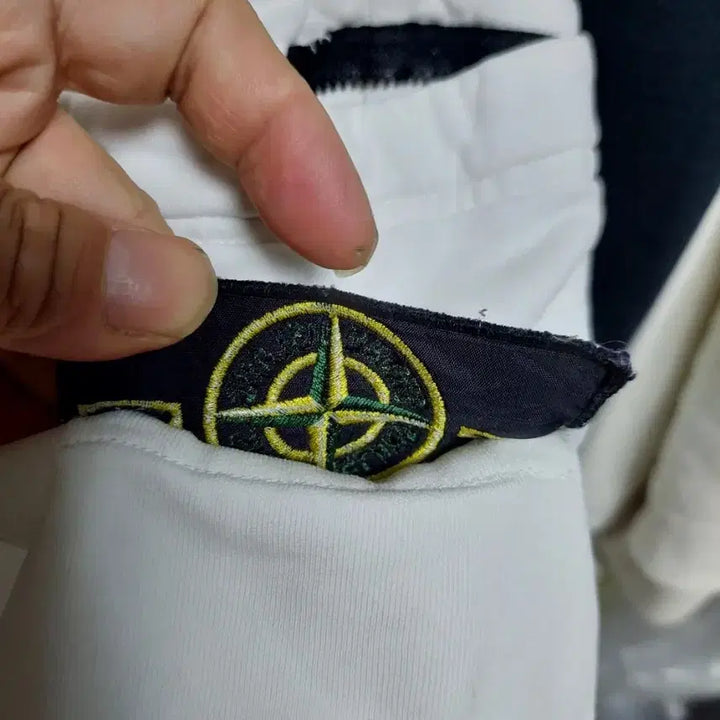 [BUNJANG] Stone Island White Cargo Shorts M / 스톤아일랜드 화이트 카고 숏츠 m 신형큐알 정품인증