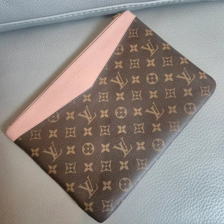 [BUNJANG] Louis Vuitton Monogram Pink Clutch / 루이비통 모노그램 핑크 클러치