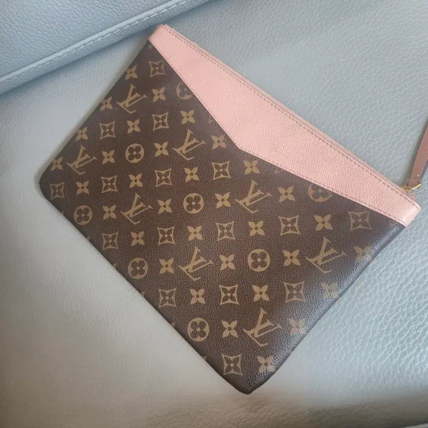 [BUNJANG] Louis Vuitton Monogram Pink Clutch / 루이비통 모노그램 핑크 클러치