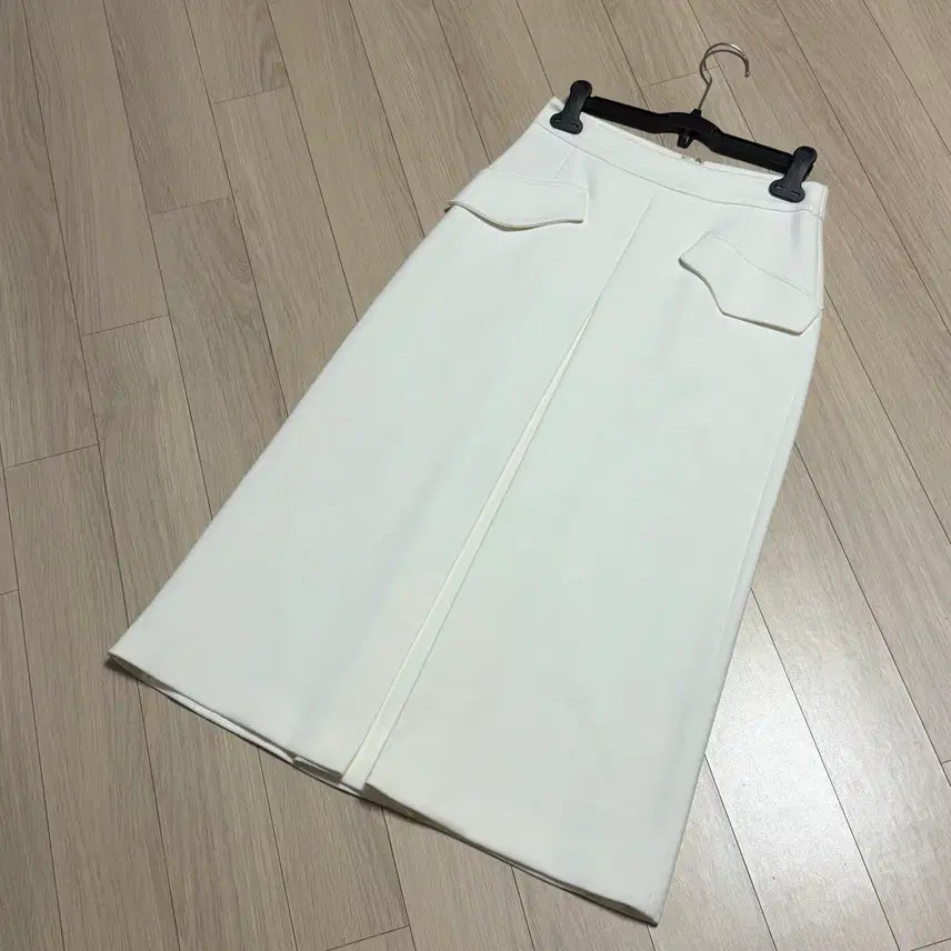 [BUNJANG] It MICHAA Pleated Midi Skirt Ivory Office Look / 잇미샤 맞주름 롱 스커트 아이보리 미디 정장 치마 오피스룩 출근룩 플리츠