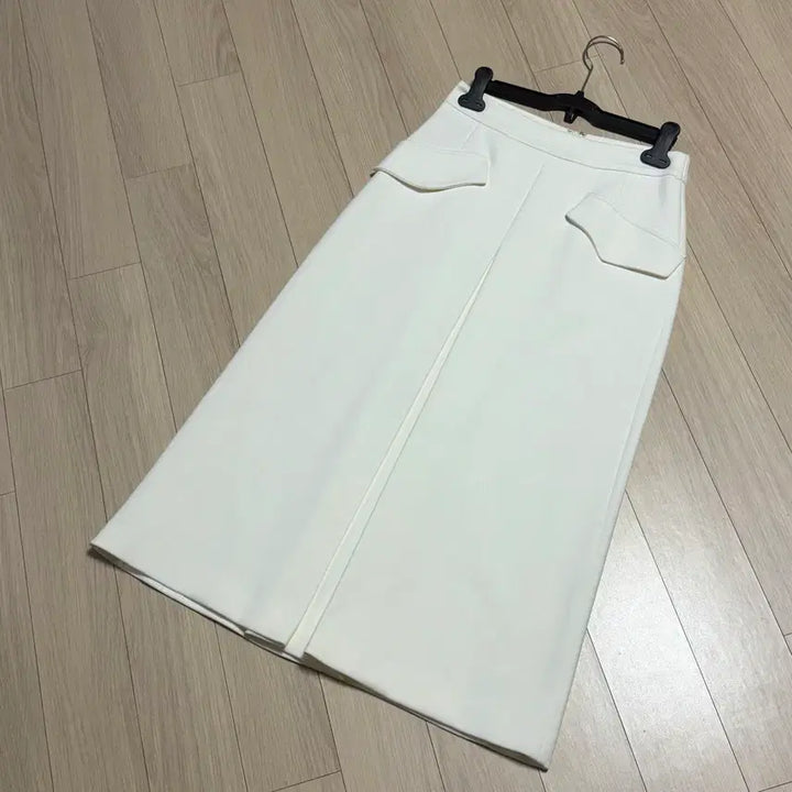 [BUNJANG] It MICHAA Pleated Midi Skirt Ivory Office Look / 잇미샤 맞주름 롱 스커트 아이보리 미디 정장 치마 오피스룩 출근룩 플리츠
