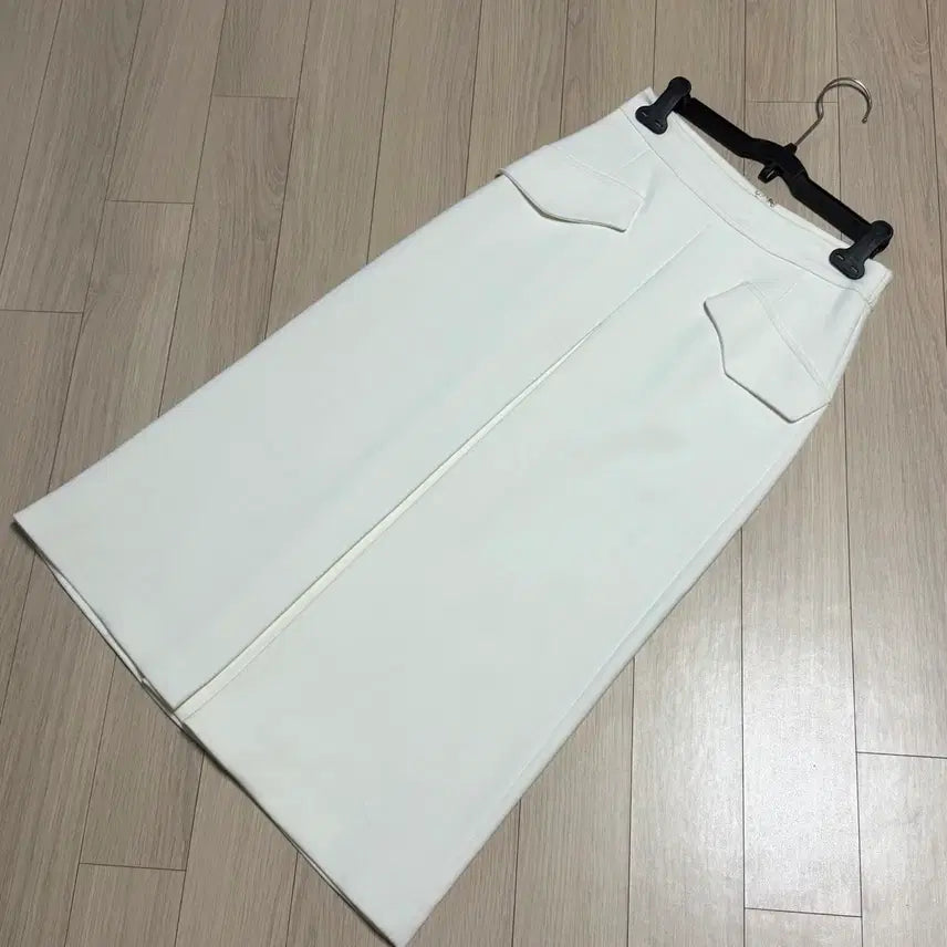 [BUNJANG] It MICHAA Pleated Midi Skirt Ivory Office Look / 잇미샤 맞주름 롱 스커트 아이보리 미디 정장 치마 오피스룩 출근룩 플리츠