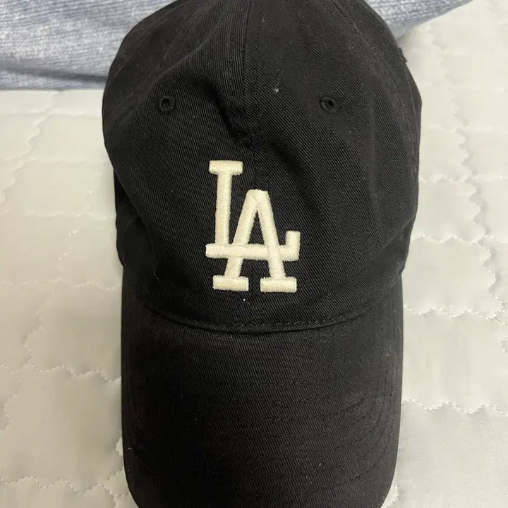 [BUNJANG] LA Logo Black Ball Cap / LA 로고 블랙 볼캡
