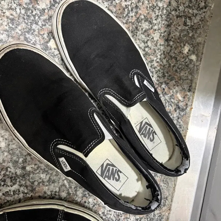 [BUNJANG] Vans Slip-On Black Sneakers / Vans 반스 슬립온 블랙