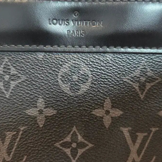 [BUNJANG] Louis Vuitton Pochette Monogram Clutch Black / 루이비통 포쉐트 모노그램 클러치 블랙