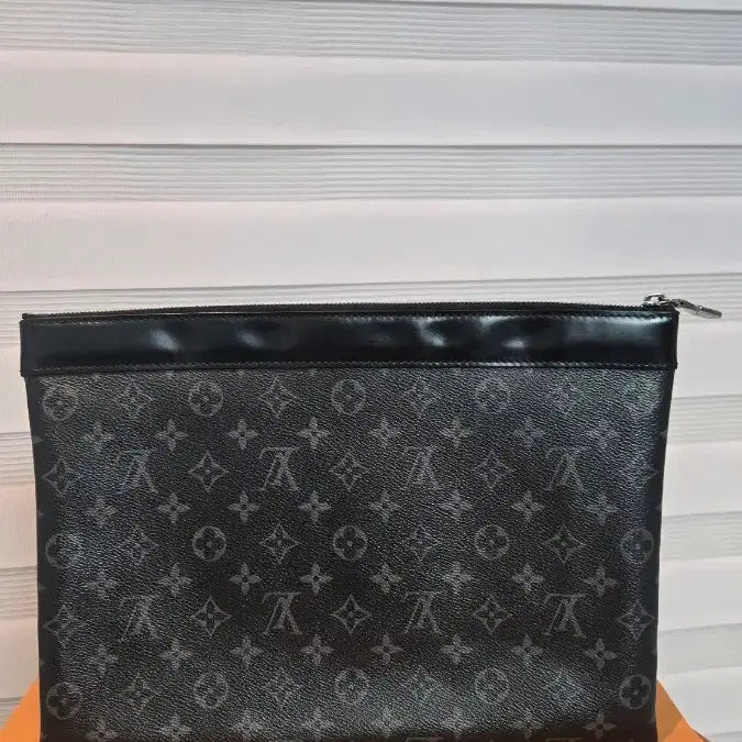 [BUNJANG] Louis Vuitton Pochette Monogram Clutch Black / 루이비통 포쉐트 모노그램 클러치 블랙
