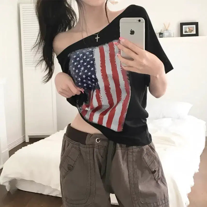 [BUNJANG] American Flag Print Off-Shoulder One-Shoulder Top Black / 성조기 프린팅 오프숄더 원숄더 블랙