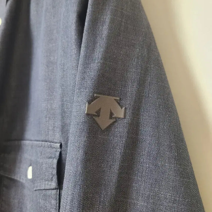 [BUNJANG] Descente Denim Shirt / 데상트 데님셔츠