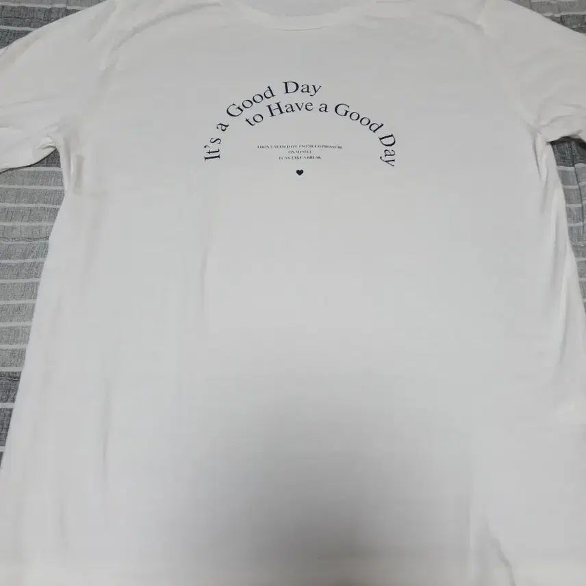 [BUNJANG] Basic White/Gray Printing T-Shirt / 깔끔한 흰색/회색 프린팅 티