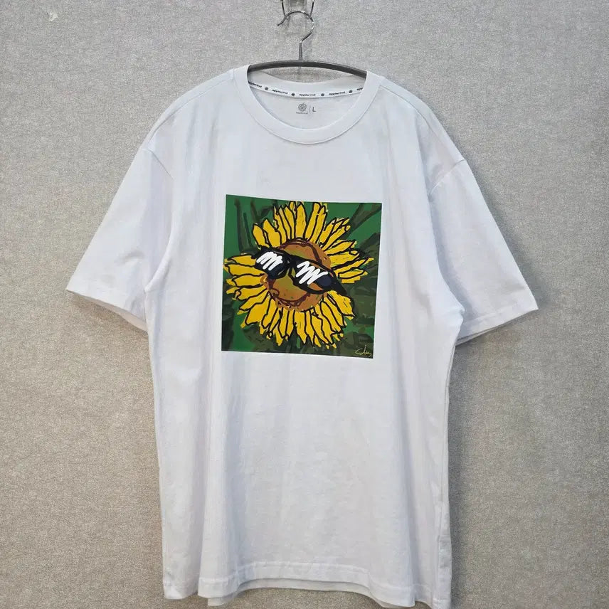 [BUNJANG] Apple Mind Sunflower Printing Short Sleeve T-Shirt / 애플마인드 해바라기 프린팅 반팔티 APPLEMIND