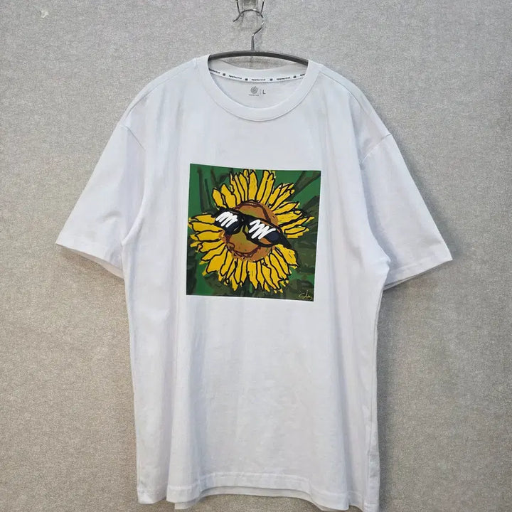 [BUNJANG] Apple Mind Sunflower Printing Short Sleeve T-Shirt / 애플마인드 해바라기 프린팅 반팔티 APPLEMIND