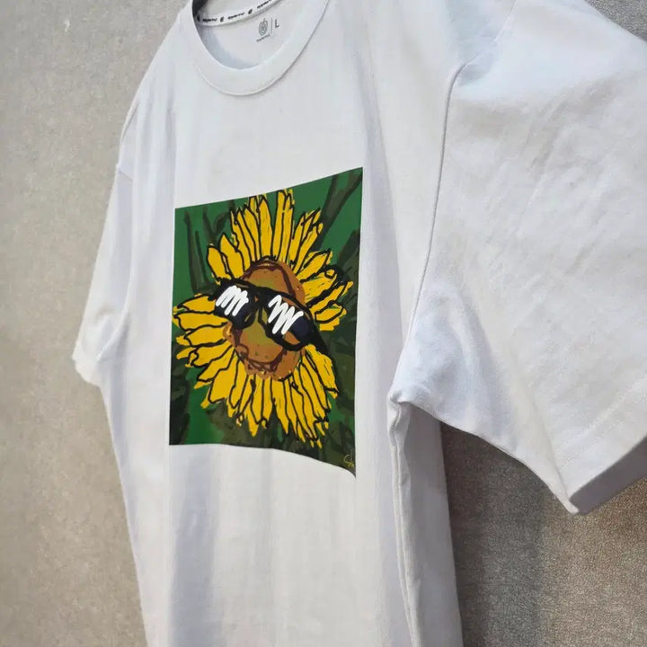 [BUNJANG] Apple Mind Sunflower Printing Short Sleeve T-Shirt / 애플마인드 해바라기 프린팅 반팔티 APPLEMIND
