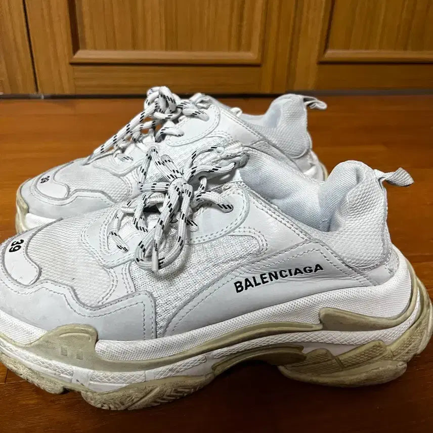 [BUNJANG] Balenciaga Triple S Sneakers / 발렌시아가 트리플s 39
