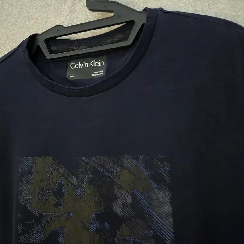 [BUNJANG] Calvin Klein Graphic T-Shirt Navy S / 캘빈클라인 그래픽 반팔티 CALVIN KLEIN