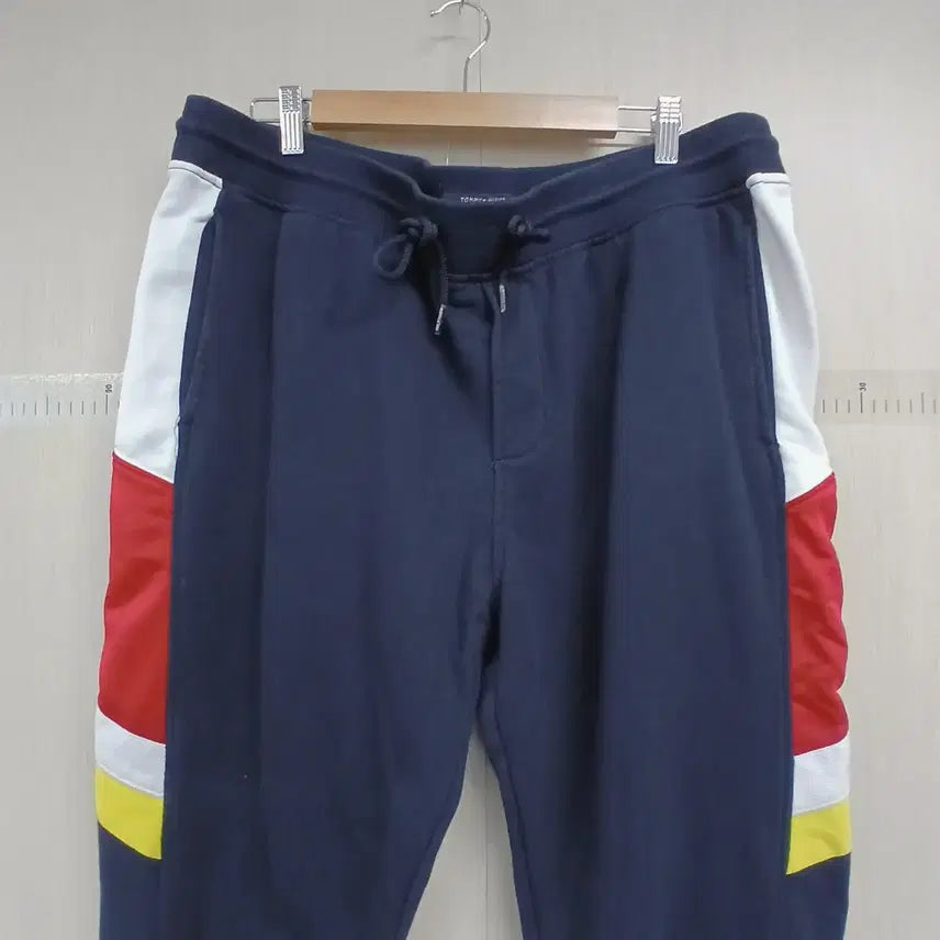 [BUNJANG] Tommy Hilfiger Navy Color Block Training Pants / 타미힐피거 네이비 컬러블록 트레이닝 바지