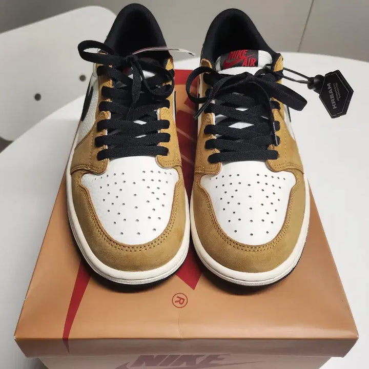 [BUNJANG] Nike Air Jordan 1 Low OG Sail Golden Harvest / 나이키 조던1 로우 og 세일 앤 골든 하베스트