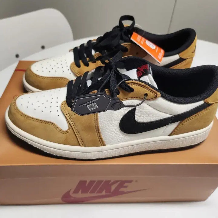 [BUNJANG] Nike Air Jordan 1 Low OG Sail Golden Harvest / 나이키 조던1 로우 og 세일 앤 골든 하베스트