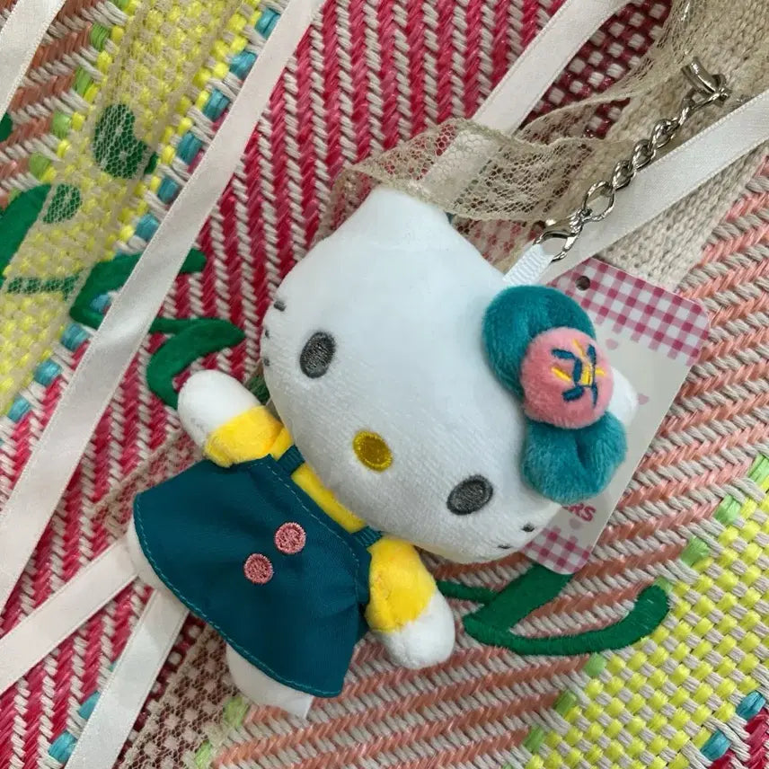 [BUNJANG] Colorful Tote Bag with Hello Kitty Doll Keychain / 컬러풀 토트백 + 헬로키티 인형 키링